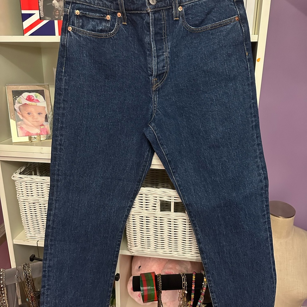 Brand new Levi Wedgie Straight Jeans